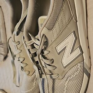 Womens sneakers